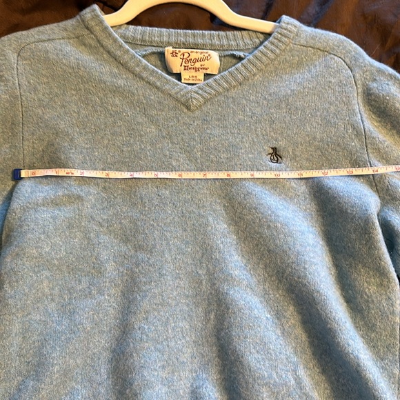 Penguin sweater (SHRUNK) V-Neck robins egg blue size large (xsmall) - Picture 6 of 9